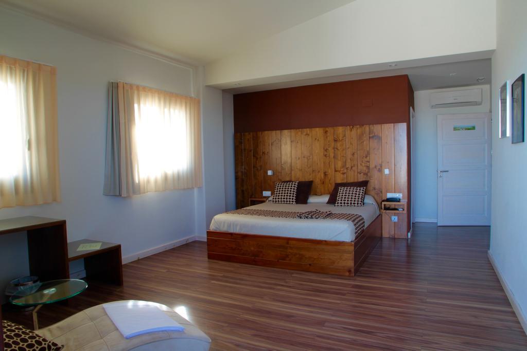 Hotel Mas Prades Deltebre Quarto foto